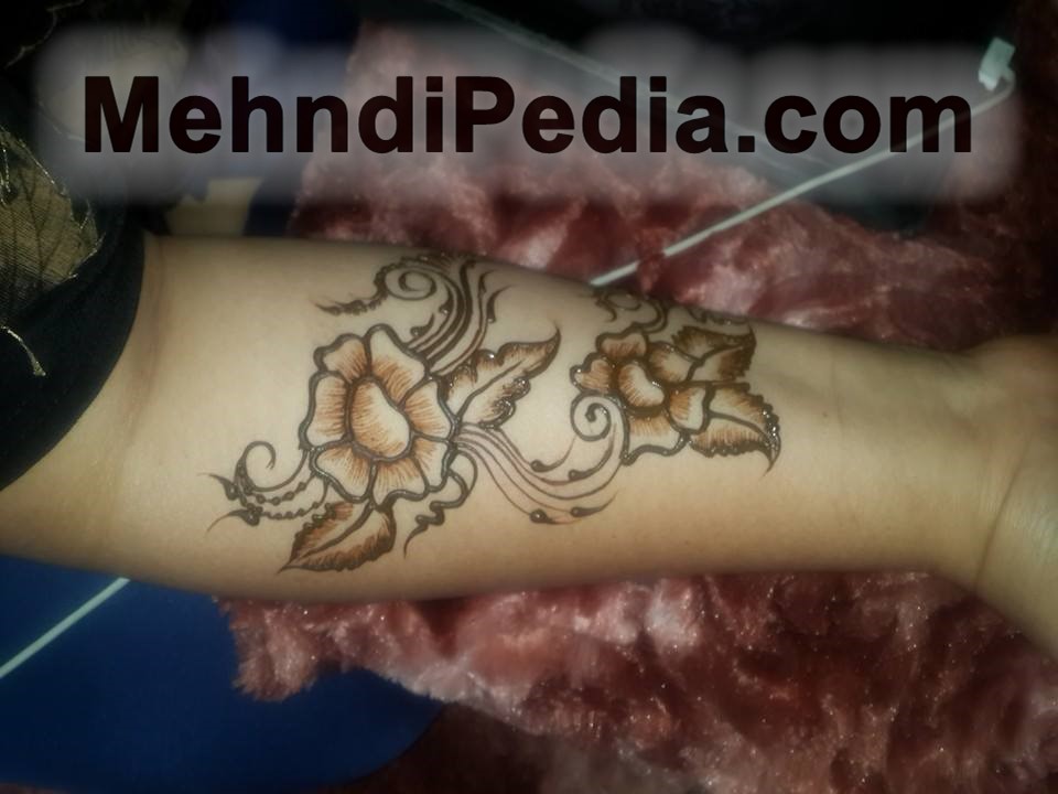 Simple mehndi design images for wrist