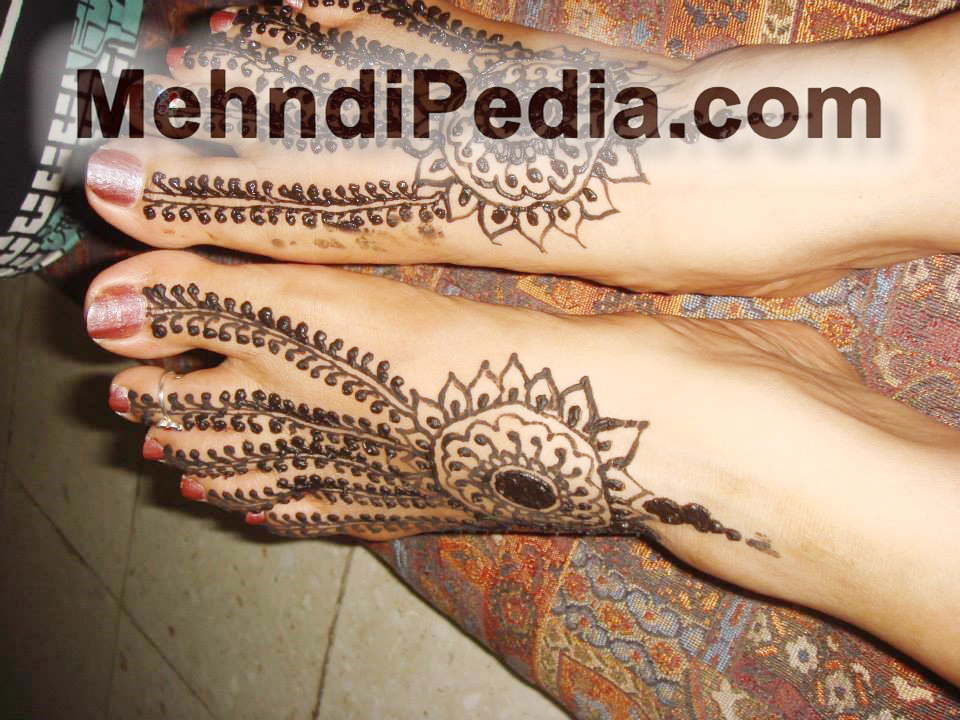 beautiful foot mehndi design