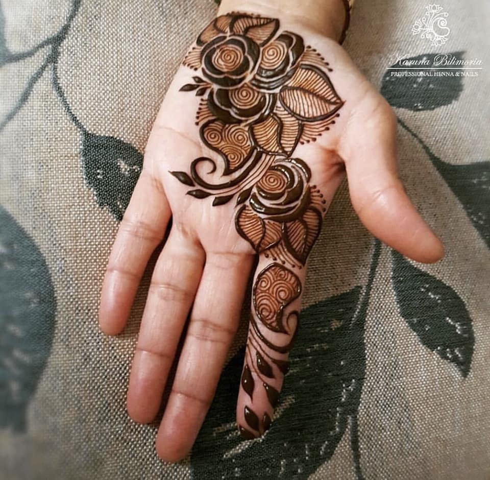 cute front hand easy henna designs