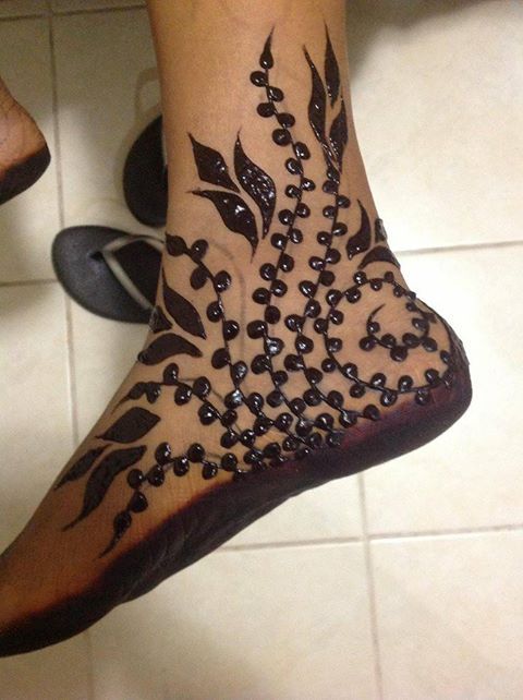 dulhan mehndi designs for hands and legs