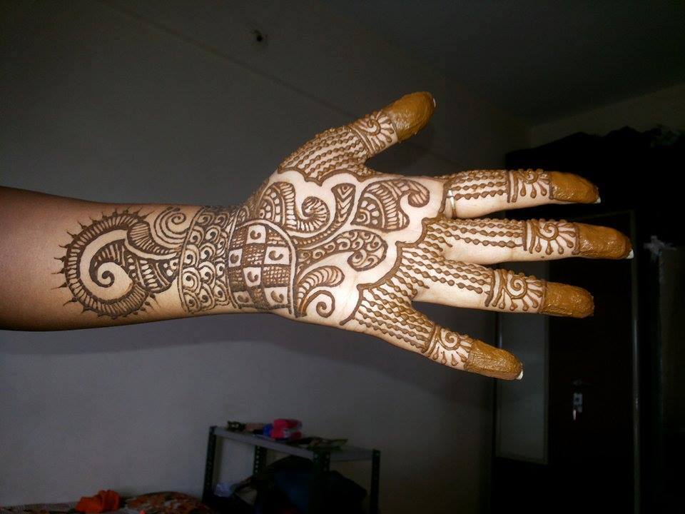 front hand henna designs latest