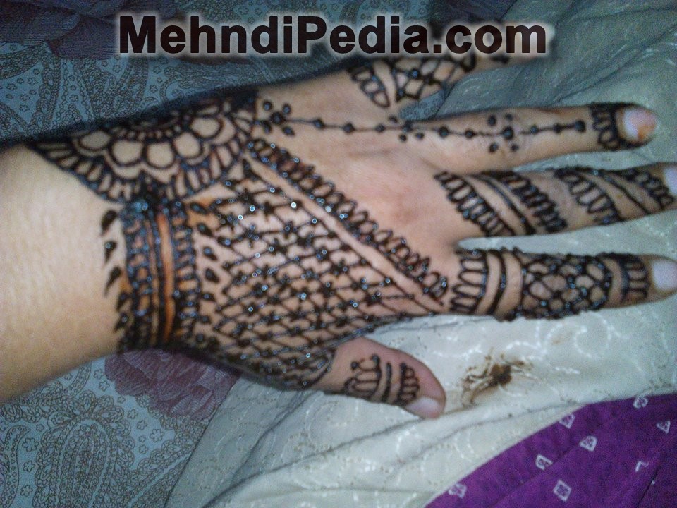 Simple Mehndi Design For Left Hand Mehndi Desings