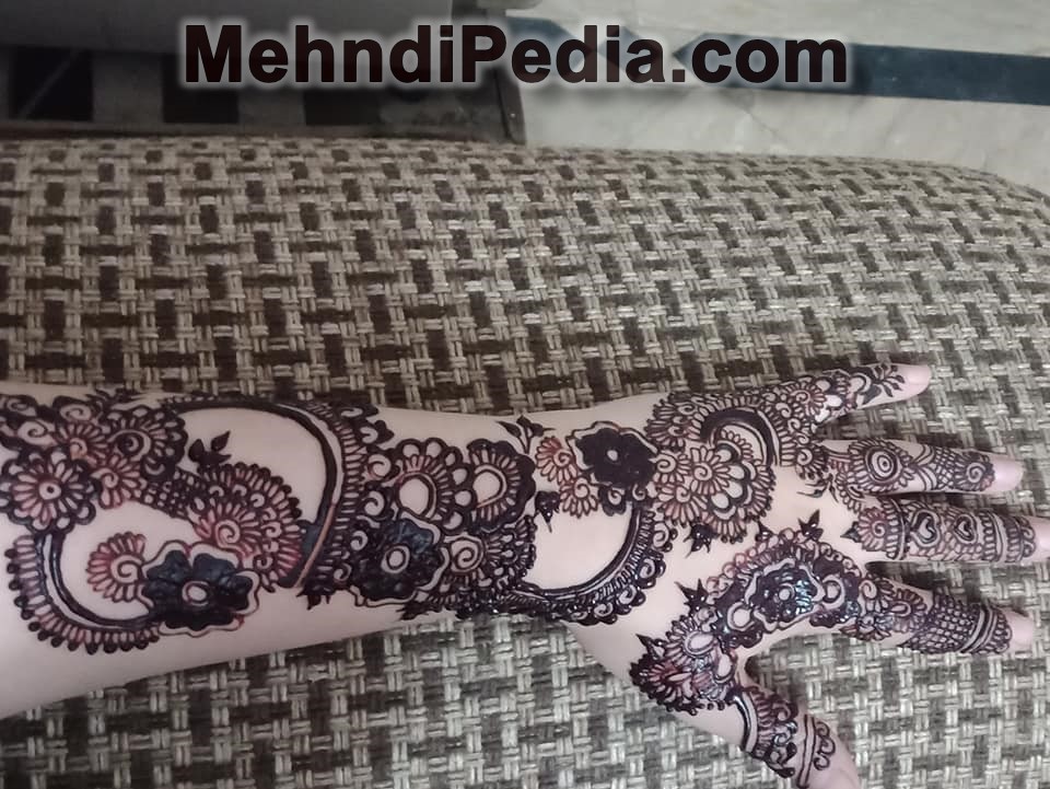 long arabic mehndi designs start from finger and end to half arm