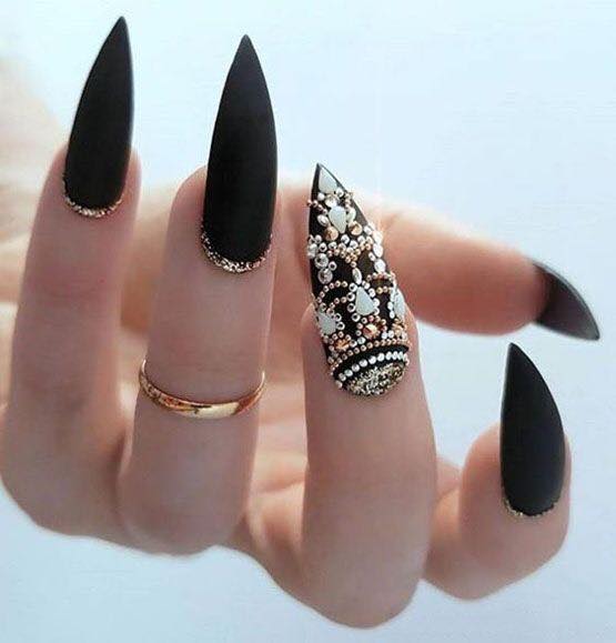 stiletto long nail art design black color
