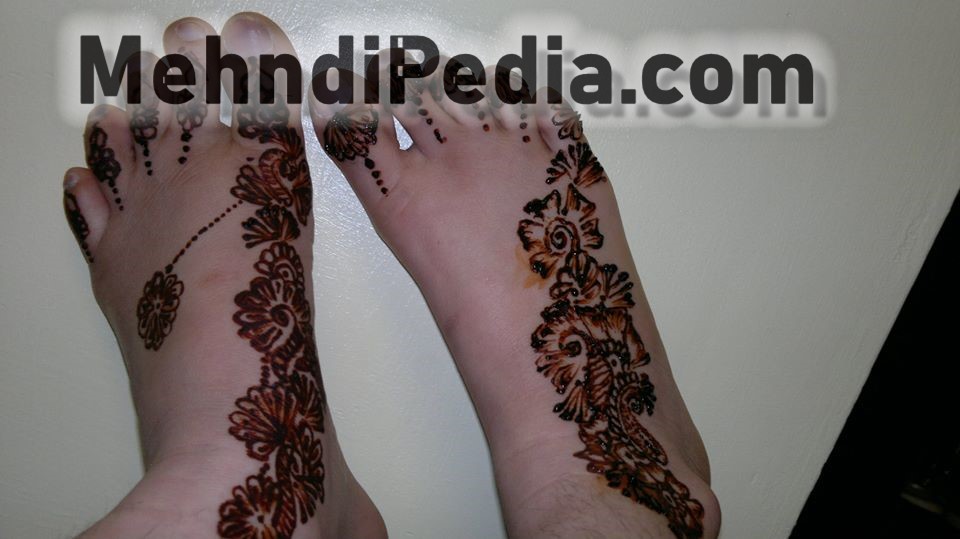 both foot amazing mehndi designs