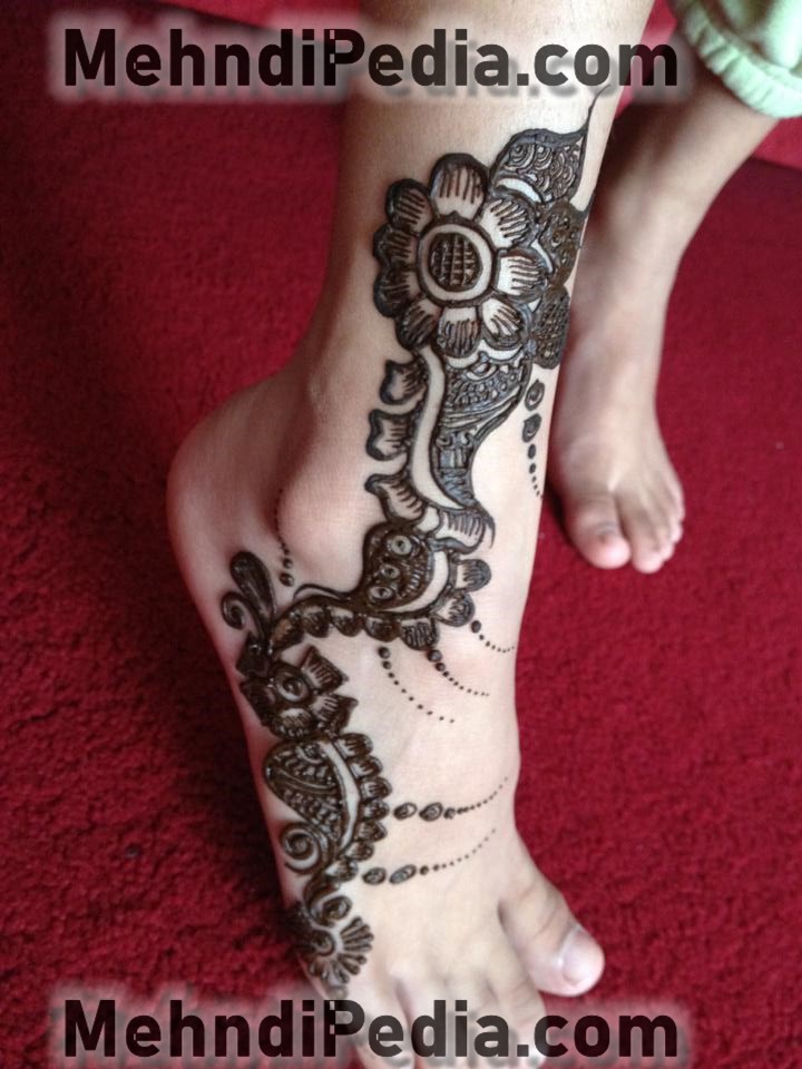 righ side ankle mehndi designs